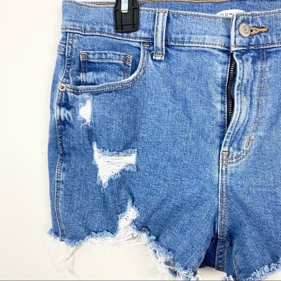 Old Navy | Medium Wash High Waisted Distressed Boyfriend Shorts Size 6 - Picture 2 of 3
